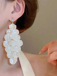 1 对夸张法式花卉树脂设计耳环，适合女士派对、婚礼、时尚经典佩戴 - 多層花瓣 - 查看 5