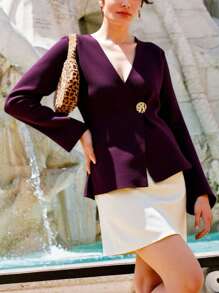 朴素时尚的金属纽扣 V 领长袖不对称下摆开衫，优雅简约的基本款商务休闲圣诞上衣，适合秋冬季女士穿着