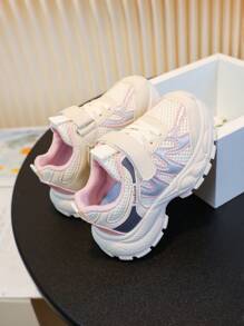 1 Pair Children's Sports Shoes For Autumn/Winter, Convenient Slip-On: Hook And Loop Design Allows Kids To Wear And Remove Easily, Cultivating Independence, Also Convenient For Parents. Fashionable & Versatile: Fresh Colors, Styles, Suitable For Both Sportswear And Casual Wear, Making Kids Stand Out In School.