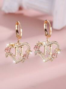 1 对心形首字母方晶锆石环形耳环，适合女士少女，精美心形雕刻 26 个字母 A-Z 和个性化名字花朵耳环，适合日常情人节珠宝生日礼物、妈妈、母亲、母亲节、礼物 - 花心形字母 - 查看 44
