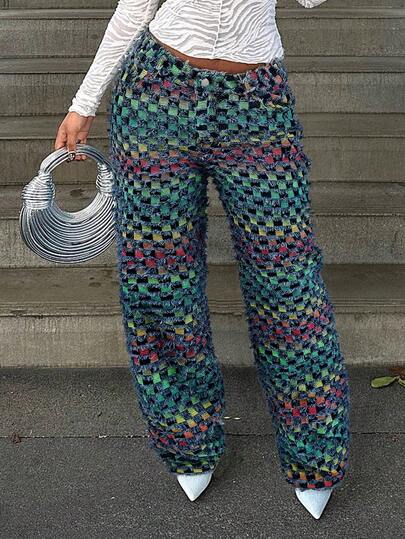 女士蓝色水洗牛仔拼接格纹做旧牛仔裤，时尚百搭，适合约会、休闲、办公和日常穿着，包括圣诞节等场合。