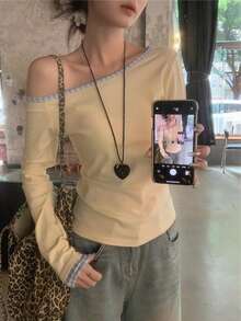 不对称肩长袖 T 恤，性感设计，修身剪裁，不对称下摆女式上衣 - 黃色 - 查看 6