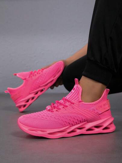 男士透气镂空针织休闲运动跑步鞋刀锋减震男士公路跑鞋休闲运动鞋轻便舒适户外旅行徒步运动鞋