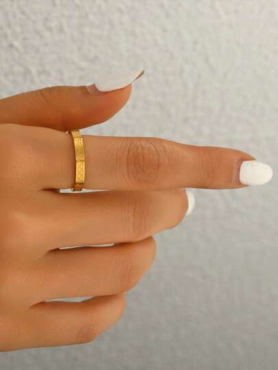 1pc 18K Gold-Plaid Stainless Steel Creative Personality Minimalist Square Ring, Fashion Versatile , Suitable For Women's Daily Commute, Party, Music Festival, Gift For Girlfriend, Wife, Present