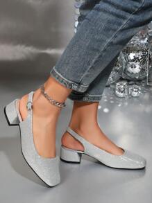 Model 2025, granatowe, srebrne, brokatowe, niskie, grube, formalne buty na obcasie z zakrytymi palcami i kwadratowymi noskami w dużym rozmiarze. Błyszczące buty olśniewają blaskiem w świetle, a wygodny, gruby obcas zapewnia stabilność bez uczucia zmęczenia. Idealne na imprezy, eventy, wesela, do pracy i na tyle uniwersalne, że pasują do każdej stylizacji.