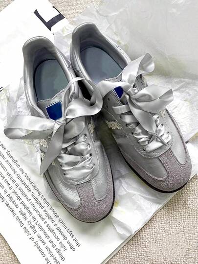 1 对女士 120 厘米灰色缎面鞋带，小众韩版风格鞋子装饰配件，适用于运动鞋、休闲鞋、平底鞋、帆布鞋、婚鞋等