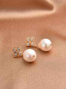 1 Pair 18K Gold Plated Natural Pearl Teardrop Four-Leaf Clover Earrings, Suitable For Women's Daily, Evening Party, Holiday Wear, Gift For Her - White - View 2