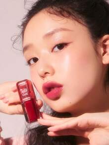 ETUDE Dear Darling 润唇油 01 真樱桃色，高保湿有效润唇油，令双唇柔滑水润，不粘腻，适合干唇，滋润亮泽的唇釉色号，韩国化妆品，4.2克/0.14盎司 - 01 Real Cherry - 查看 11