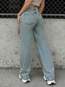 Jeans dritti classici e vintage lavati per donna