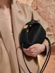 新款女士云褶午餐包，大容量，多功能便当盒包，小众设计，斜挎包，通勤手提包，时尚单肩包，托特包