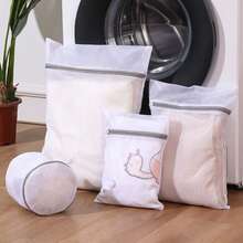 1/4/8个装大号网状洗衣袋，超大容量，经久耐用。采用蜂窝网状设计，透气性极佳，快速晾干。非常适合清洗大件衣物、床上用品、毛巾、被子以及内衣、胸罩、贴身衣物、袜子、泳衣等精致衣物；加固缝线和拉链保护设计，经久耐用；保持衣物整齐有序，保护衣物面料和五金配件，适用于标准洗衣机；是居家、宿舍和旅行洗衣的理想之选。 - 彩色 - 查看 4