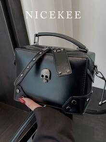 Túi xách hình đầu lâu phong cách Punk dành cho nữ của Niche Design, túi đeo vai kiểu Gothic trang trí đinh tán thời trang, túi đeo chéo màu trơn tối cá tính cho Halloween, phù hợp cho các sự kiện Halloween, tiệc cosplay, ví Halloween, phối hợp hoàn hảo với thời trang Halloween và phong cách Gothic, lựa chọn quà tặng Halloween tốt nhất (dành cho nữ). - màu đen - Xem 2
