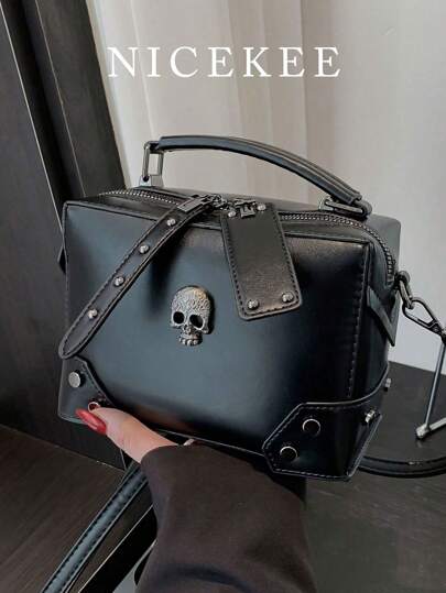 Niche Design Punk Motorcycle Style Skull Hand Bag, Fashionable Rivet Decoration Gothic Style Shoulder Bag, Halloween Dark Cool All-Match Solid Color Messenger Bag, Suitable For Halloween Activities Cosplay Party, Halloween Purse, Perfect For Fancy Party Halloween Fashion & Gothic Fashion, Best Halloween Gifts For Women , Goth