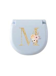 1个蓝色缝纫工具盒，金色三花字母图案，金色A-Z字母图案，缝纫初学者完美礼物：1套便携式迷你缝纫工具包 - 可折叠，DIY缝纫用品和配件，适合旅行者和应急衣物收纳，迷你针盒，便携式小型针包，缝纫工具组合套装，适合酒店、宿舍、学校必备