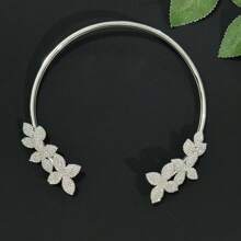 1pc Silver European And American New Flower Necklace For Women, High-Grade Rhinestone Necklace, Personalized And Versatile Accessories Necklace - Silver - View 9