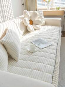 1件米色毛绒沙发套，温暖柔软，可作毯子或沙发套使用，四季皆宜，可机洗和手洗，防尘防污，是保护宠物家具的理想之选，适合日常使用、秋季装饰、房间装饰、开学季，适用于2/3/4座客厅沙发（多种尺寸可选）。 - 米色 - 查看 6