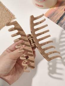 1pc Oversized Camel Shark Claw Hair Clip, Soft Rubber Material, Versatile All-Season Hair Accessory For Women, Shock-Absorbing & Protective Hair Accessories Fashion Claw Clips Ladies Hair Clamps Casual Hair Jaw Clip Autumn Accessories Fall Winter For Vacation Outfits Woman