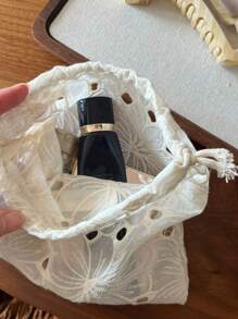 1个杏色复古蕾丝刺绣抽绳小布袋，可用作收纳袋、旅行整理袋、首饰袋、化妆包、零钱包、纸巾盒、卫生巾盒、礼品包装袋，适合旅行、上学、度假、生日、婚礼、新年等场合，也是女性必备的旅行配件。 - 彩色 - 查看 7