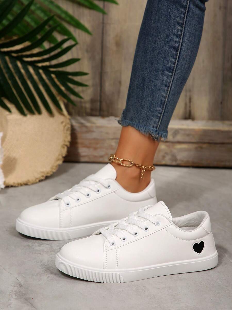 1 Paar Damen Lässig Schnürsportschuhe, schwarz-weiße Farbblock Herz Muster PU Sneaker mit niedrigem Schaft für den Outdoor Sport