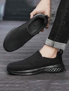 2025 Baskets légères et respirantes à enfiler pour hommes, chaussures de sport grande taille, mocassins décontractés pour un port quotidien