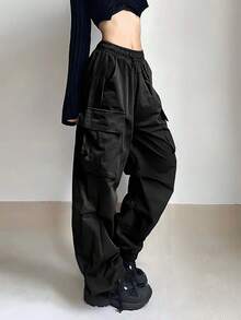Pantalón largo cargo para dama, pantalones cargo jogger de alta elasticidad y pantalones casuales sólidos para mujer, estilo urbano con cintura alta y cordón ajustable, pierna ancha y bolsillos grandes, en color negro o gris, cómodos, elásticos y ligeros - Negro - Ver 3