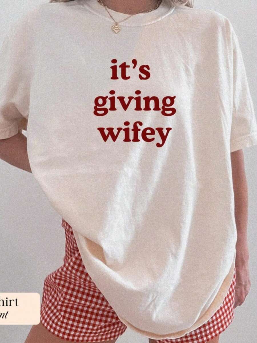 Its Giving Wifey T-Shirt - Bride To Be Shirt, Newlywed Tee, Custom Engagement Gift, Honeymoon Outfit, Wedding Day TShirt, Wifey Vibes, Bride,100% Cotton Oversized Short Sleeve Classic Heavy Cotton T Shirt Printed Graphic Tee Women's Casual Short-Sleeved Top - trắng - Xem 1