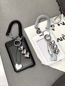 1 pezzo Portachiavi retrattile con ciondolo a forma di cuore bianco e nero, accessorio durevole e alla moda per le donne, design in plastica carino e funzionale, accessorio essenziale per il campus, portachiavi alla moda, ciondolo a forma di cuore in metallo, adatto per tessere identificative, carte di credito, abbonamenti e chiavi