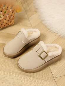 “2026秋冬必备米色男女童拖鞋，适合3-12岁儿童：毛绒外翻领+复古铜扣仿麂皮+恒温短绒，保暖防滑，穆勒拖鞋，厚底平底侘寂休闲风儿童毛绒拖鞋，圣诞节/居家/上学！”