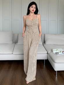 一套杏色单排扣收腰吊带背心和阔腿裤，性感优雅，魅力休闲装，适合约会、派对，也适合新年、情人节等场合。 - 杏色 - 查看 3