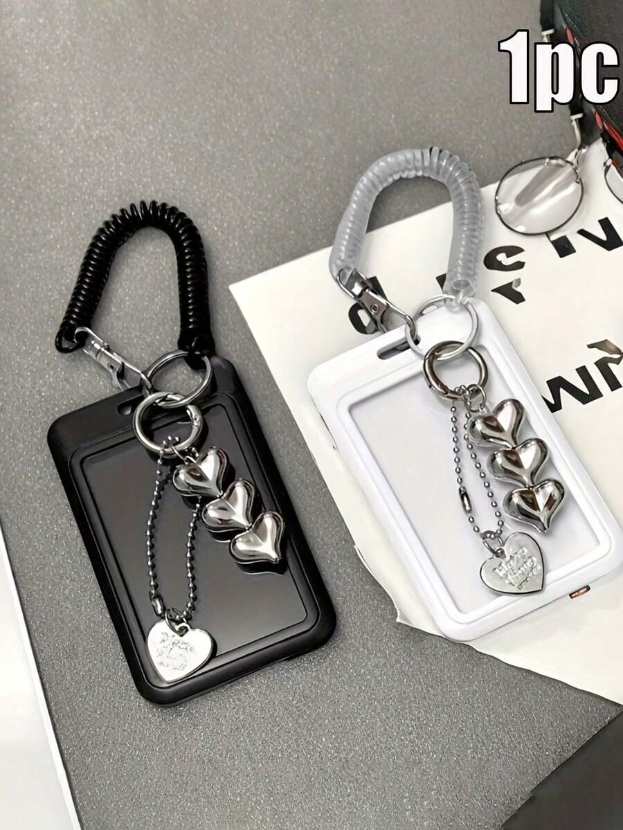 1 pezzo Portachiavi retrattile con ciondolo a forma di cuore bianco e nero, accessorio durevole e alla moda per le donne, design in plastica carino e funzionale, accessorio essenziale per il campus, portachiavi alla moda, ciondolo a forma di cuore in metallo, adatto per tessere identificative, carte di credito, abbonamenti e chiavi