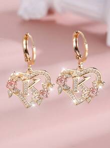 1 对心形首字母方晶锆石环形耳环，适合女士少女，精美心形雕刻 26 个字母 A-Z 和个性化名字花朵耳环，适合日常情人节珠宝生日礼物、妈妈、母亲、母亲节、礼物 - 花心形字母 - 查看 30