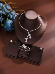 1件优雅仿珍珠和水钻装饰银项链，新娘婚礼颈链首饰