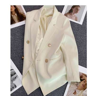 Nuovo blazer bianco personalizzato da donna per l'autunno. Questo blazer combina uno stile alla moda e una vibrazione solare, adatto per appuntamenti,