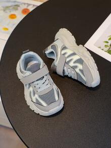 1 Pair Spring/Autumn Kids' Sports Shoes, Easy On/Off: Hook And Loop Design Allows Children To Wear Themselves, Cultivate Independence, Convenient For Parents. Fashionable & Versatile: Fresh Colors, Styles, Suitable For Sportswear Or Casual Wear, Making Kids Stand Out In School.