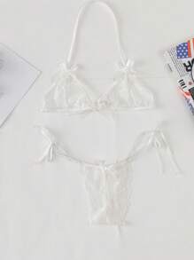 一套性感蕾丝内衣，包括开裆内裤和透视胸罩，点燃你们夫妻的激情，狂欢