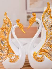 2pcs Couple Swan Home Living Room Wine Cabinet Decoration Ornaments Light Luxury Office Resin Crafts,Suitable For Home Decor, Bedroom Decor, Office And Students, The Best And Christmas Gift,Wintertime