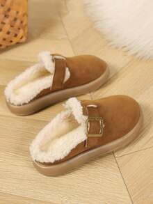 “2026秋冬必备棕色男女童拖鞋，适合3-12岁儿童：毛绒外领+复古铜扣麂皮+保暖防滑恒温短绒，哑光拖鞋，厚底平底侘寂休闲风儿童毛绒拖鞋，圣诞节/家庭/上学！”