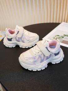 1 Pair Children's Sports Shoes For Autumn/Winter, Convenient Slip-On: Hook And Loop Design Allows Kids To Wear And Remove Easily, Cultivating Independence, Also Convenient For Parents. Fashionable & Versatile: Fresh Colors, Styles, Suitable For Both Sportswear And Casual Wear, Making Kids Stand Out In School.