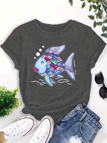 Women's Rainbow Scale Fish Teacher T-Shirt - Book And Nostalgic Design With "Kindness" Print, Short Sleeve Round Neck Casual Top, Suitable For Educators, Activities, And Book Lovers (White, Fish-Shaped Book Cover Pattern) - 深灰色 - 查看 1
