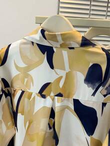 女士休闲长袖树叶印花衬衫，前襟纽扣开合，带口袋，卷边袖口，翻领设计，适合秋、冬、春季穿着。 - 黃色 - 查看 10