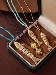 1件装时尚海洋系列精致金鱼和小鱼吊坠项链，镀18K金。不易氧化，夏季配饰，非常适合休闲佩戴、旅行、海滩郊游、情人节休闲装扮，适合海滩度假和日常佩戴。女士珠宝礼品 - 彩色 - 查看 3