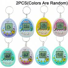 4 Stück elektronisches Haustier Spielzeug, Schwarz-Weiß-Bildschirm, tragbare Mini-Spielekonsole als Anhänger, virtuelles Haustier Aufzucht, elektronische Spielzeugmaschine, personalisiertes herzförmiges Aussehen, tragbares Design (kann als Schlüsselanhänger/Taschenanhänger verwendet werden), Geschenk für Feiertage/Halloween/Weihnachten/Schule