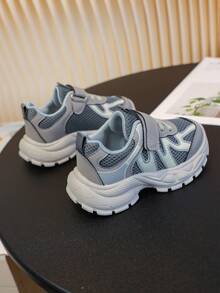 1 Pair Spring/Autumn Kids' Sports Shoes, Easy On/Off: Hook And Loop Design Allows Children To Wear Themselves, Cultivate Independence, Convenient For Parents. Fashionable & Versatile: Fresh Colors, Styles, Suitable For Sportswear Or Casual Wear, Making Kids Stand Out In School.