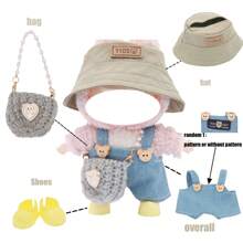Fischerhut und Latzhose Set, für LABUBU, kombiniert mit gestrickter Perlen Handtasche und Schuhen, modische Accessoires und Zubehör (ohne Plüschpuppe, nur Kleidung und Accessoires)