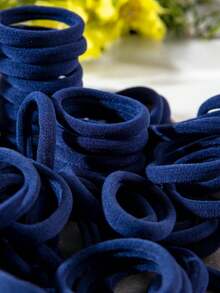 100个/包高弹力发圈，适合女孩扎马尾辫，色彩缤纷，多功能造型设计，优质材料，日常使用，是送给女友和家人的绝佳礼物，也适合秋季穿搭、健身运动、跑步装扮，是家居美发必备的橡皮筋发圈。 - 藏蓝色 - 查看 3