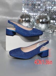 Model 2025, granatowe, srebrne, brokatowe, niskie, grube, zakryte palce, formalne buty w dużych rozmiarach z kwadratowymi noskami. Błyszczące buty o lśniącym, lśniącym blasku w świetle, z wygodnym, grubym obcasem i zakrytymi palcami. Idealne na imprezy, wydarzenia, wesela, do pracy i na co dzień, pasujące do różnych stylizacji.