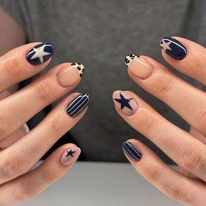 24 piezas de uñas postizas de forma ovalada, uñas postizas cortas de estilo francés con estampado de leopardo, patrón de estrellas azul marino, uñas artificiales de cobertura completa de estilo retro, adecuadas para uso diario, citas y fiestas de mujeres y niñas, suministros para uñas