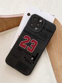 Funda de teléfono de baloncesto con letra 23, tacto de piel mate, impresión personalizada de letra y número, funda de teléfono de piel sintética negra de tacto suave, funda protectora de teléfono, compatible con iPhone 17 Pro Max, 13/14/15/16/16 Plus/16 Pro Max