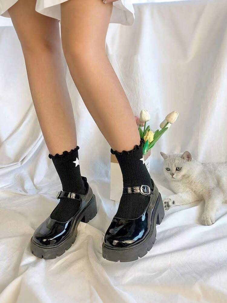 4 Pairs Cute Women's Ruffle Trim Mid-Calf Socks, Star Pattern Sweet Japanese Style, Essential For Daily Wear, Fall Socks - Black and White - View 5