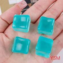 感官挤压立方体玩具 - 压力立方体渗出压力球是一种手持式桌面玩具，可随时减轻焦虑、课堂、户外、公司减压，非常适合桌面装饰、班级奖品、派对礼物和节日礼物！ - 彩色 - 查看 11